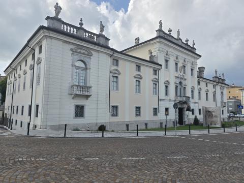 Palača Attems – Petzenstein (foto: arhiv ZRS Koper)