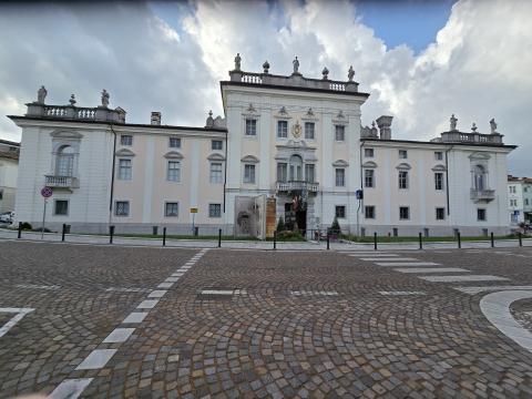 Palača Attems – Petzenstein (foto: arhiv ZRS Koper)