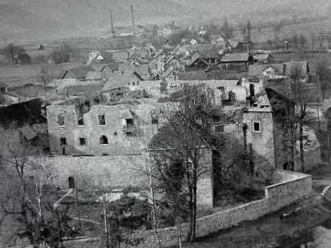 Foto: Ribniški grad (razglednica, 1907), javna domena (prek Wikimedia Commons).