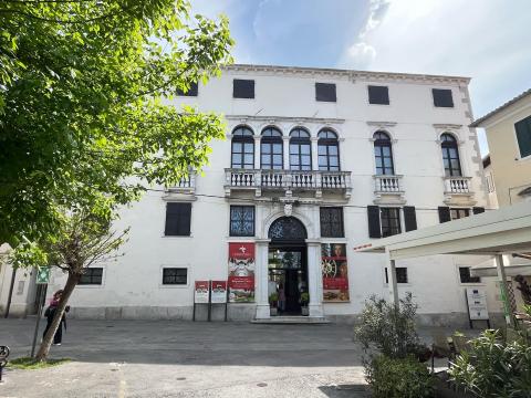 Palača Belgramoni Tacco (foto: arhiv ZRS Koper)