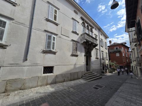 Palača Carli (foto: arhiv ZRS Koper)