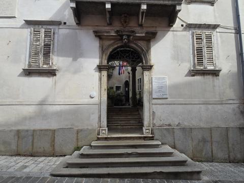 Palača Carli (foto: arhiv ZRS Koper)