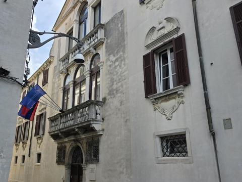 Palača Gravisi Barbabianca (foto: arhiv ZRS Koper)