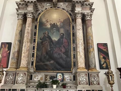 Oltar sv. Petra in Pavla v stolnici (foto: arhiv ZRS Koper)