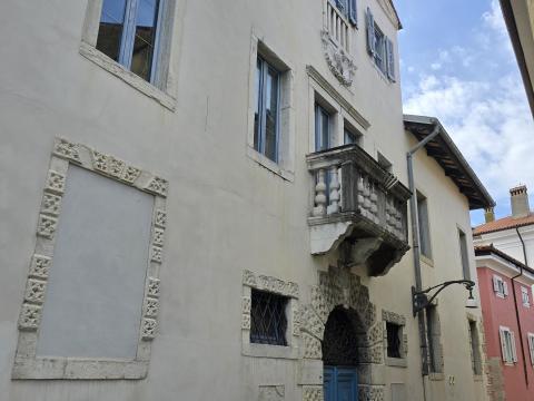 Palazzo Tarsia (foto: archivio ZRS Koper)